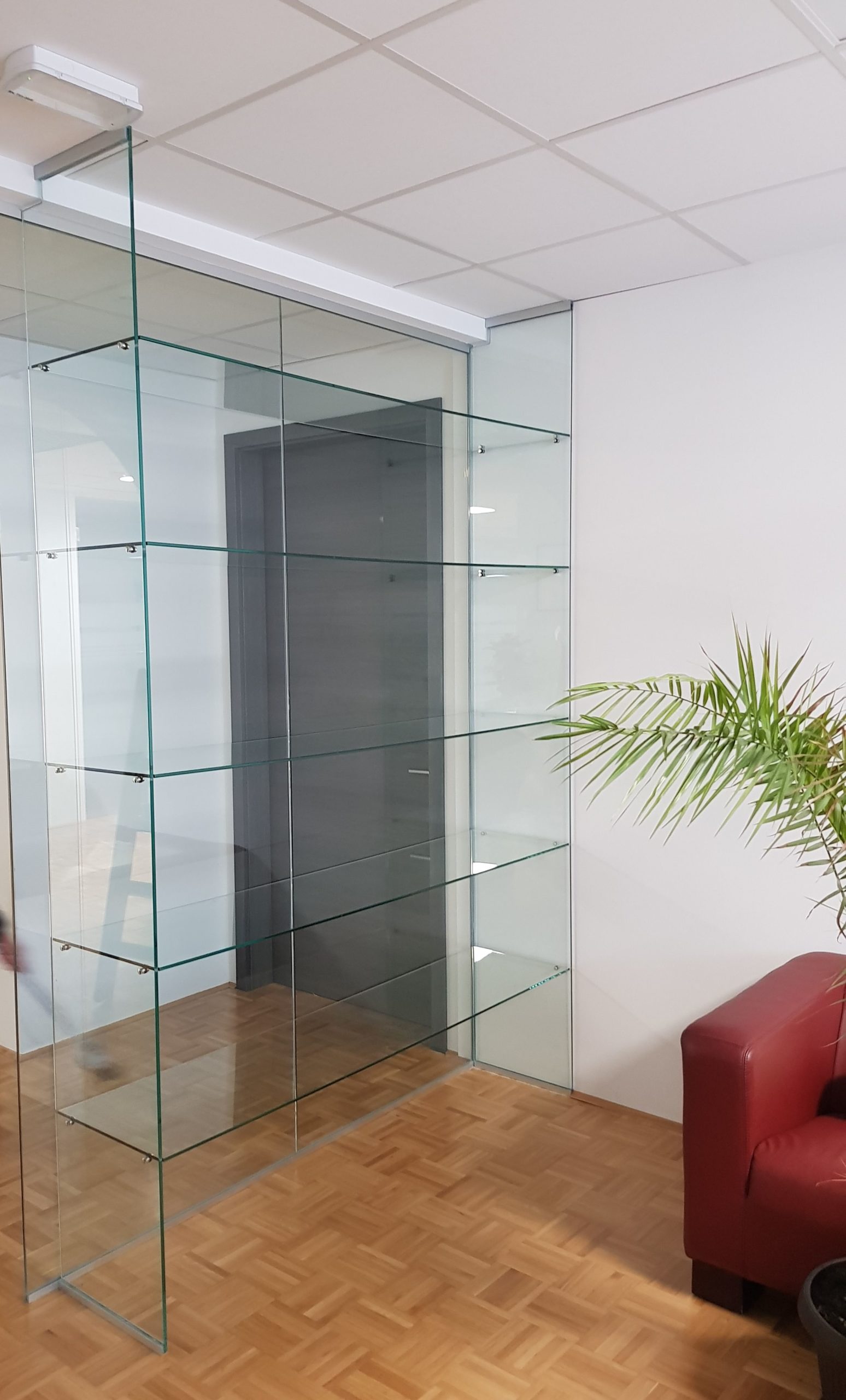 Steklene vitrine - Steklarstvo Omanovič - Steklarstvo in ALU konstrukcije