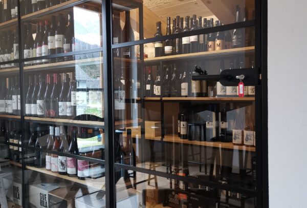 steklena stena za vinsko vitirino