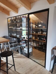 steklena stena za visnko vitirno