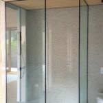 tuš kabina brez vrat